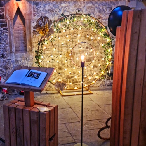 EL_TORO_ENTERAINMENT_RUSTIC_PHOTO_BOOTH_HERO-16